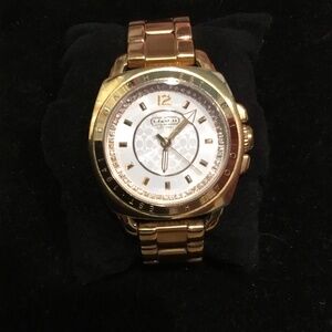 ✨ COACH pre-owned 'Boyfriend' Crystal Detail Gold-tone Bracelet Watch 14501285 ✨